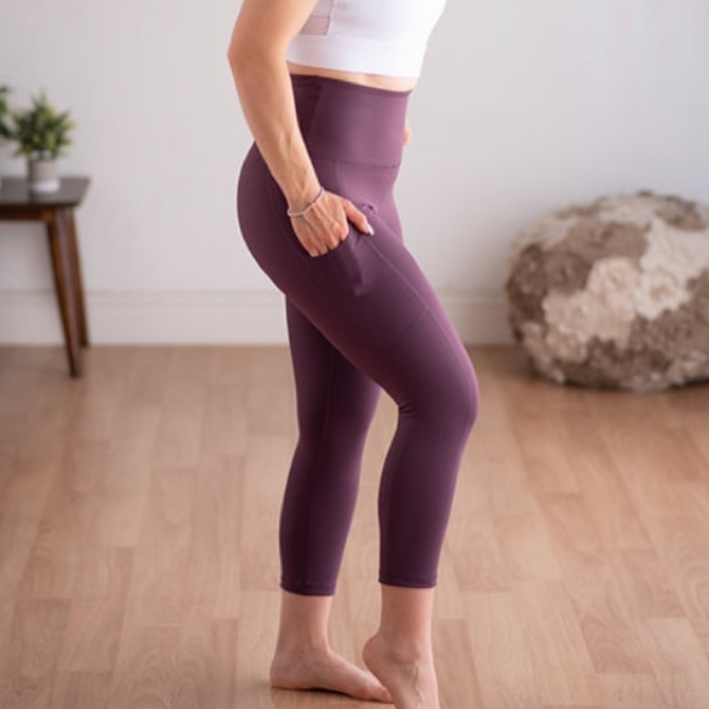 Love Her vino crop slimming pocket leggings